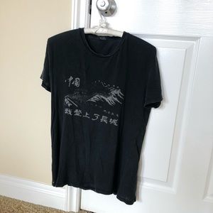 Brandy Melville Nikola Great Wall tee